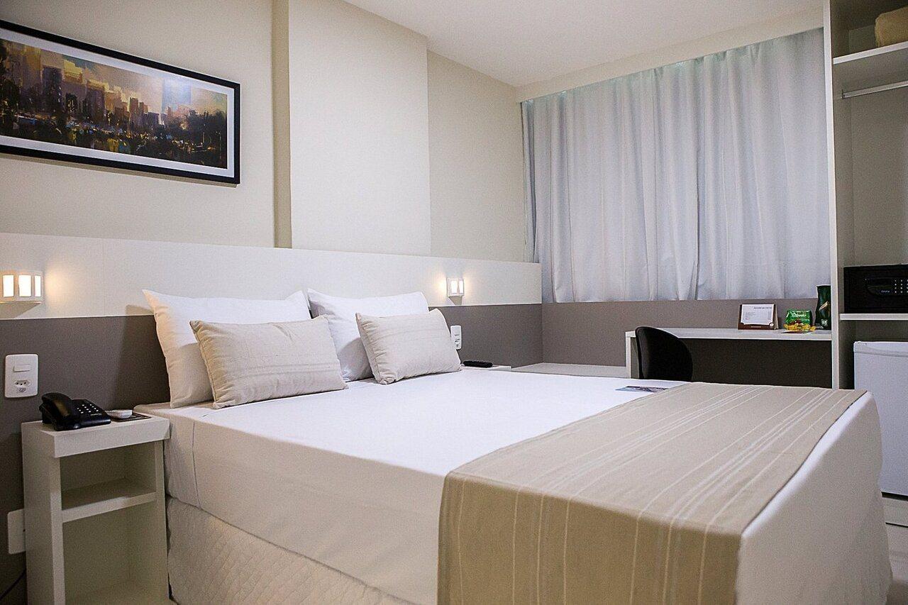 Bristol Easy Uba Hotel Bagian luar foto