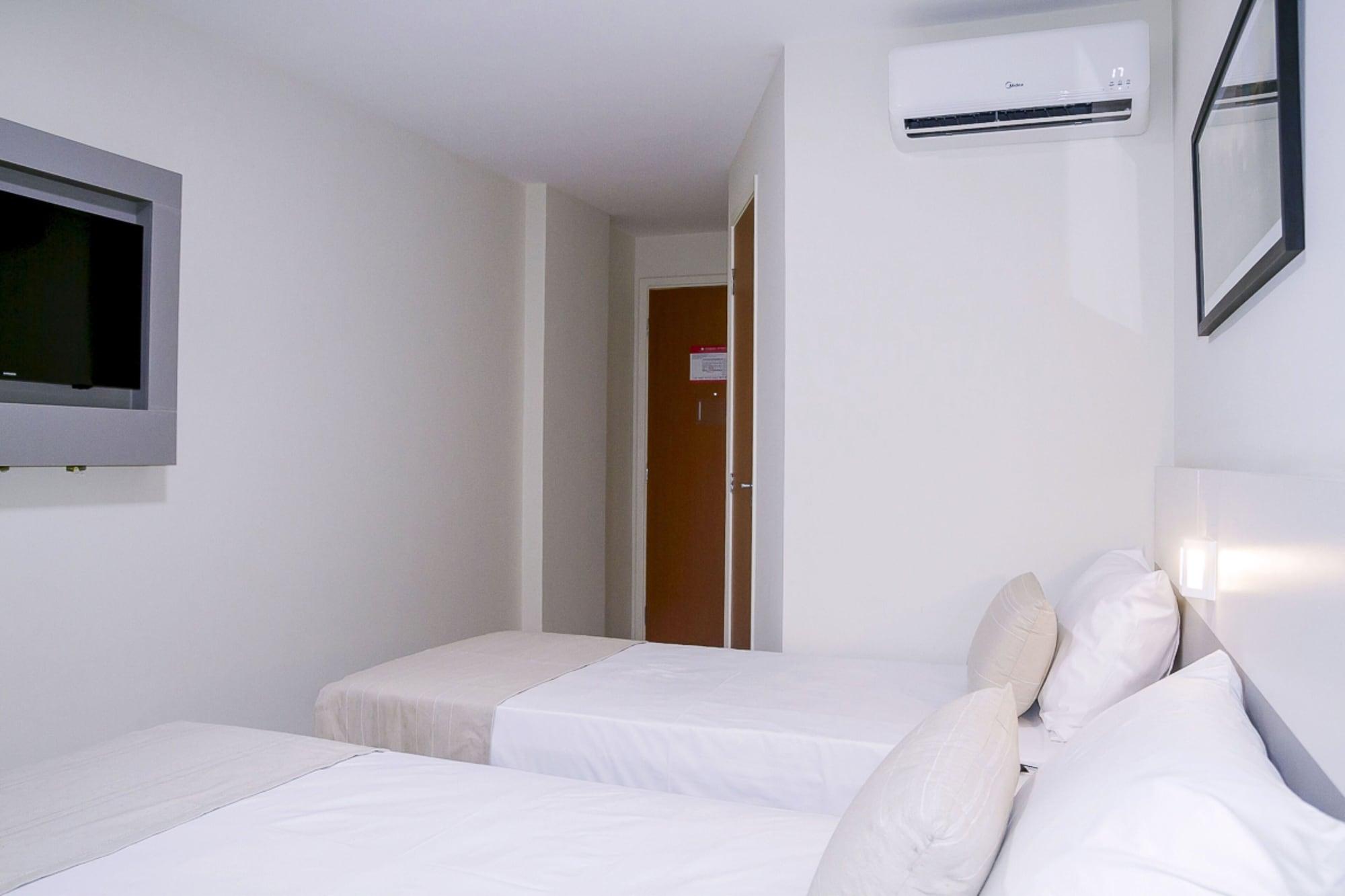 Bristol Easy Uba Hotel Bagian luar foto