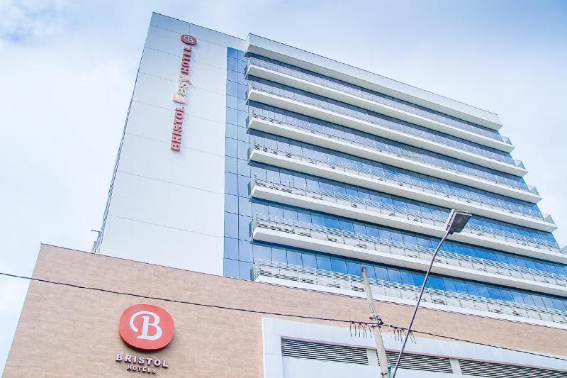Bristol Easy Uba Hotel Bagian luar foto