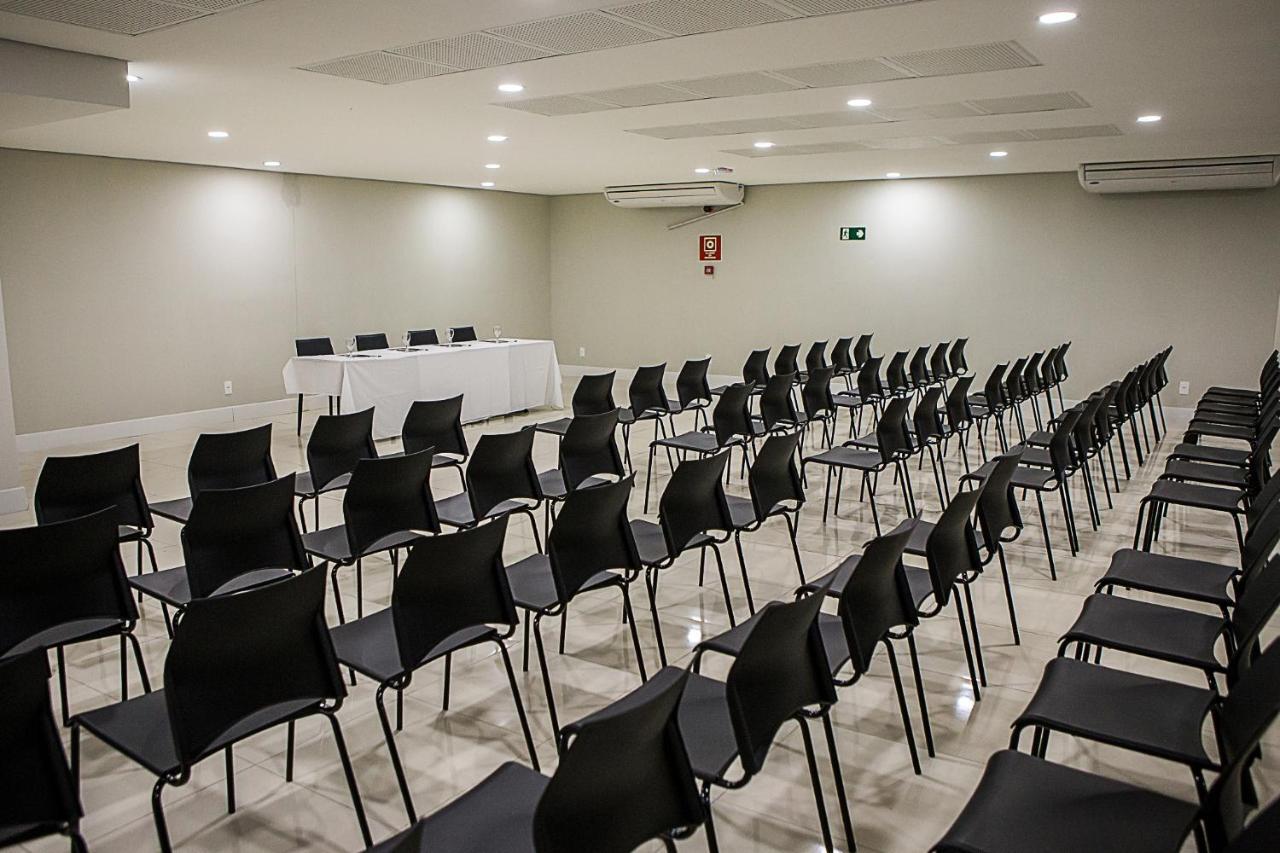 Bristol Easy Uba Hotel Bagian luar foto