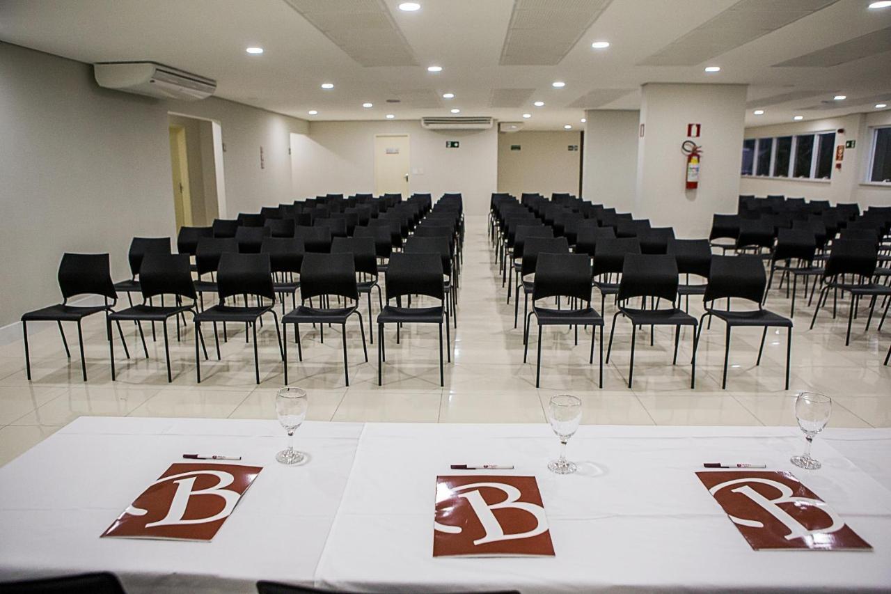 Bristol Easy Uba Hotel Bagian luar foto