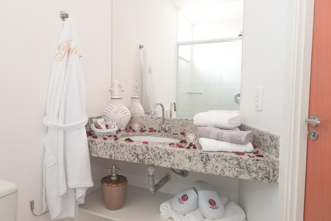 Bristol Easy Uba Hotel Bagian luar foto