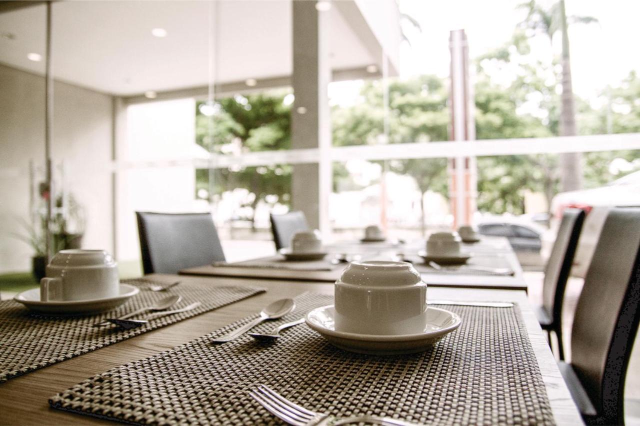 Bristol Easy Uba Hotel Bagian luar foto
